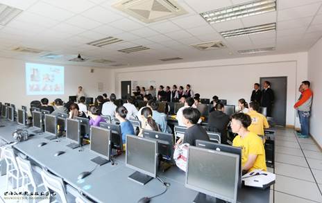 說明: D:\OneDrive\^^^^^^^^航空乘務系\2017.5.20 職業體驗日\2019\校內學生\通訊稿\3.jpg